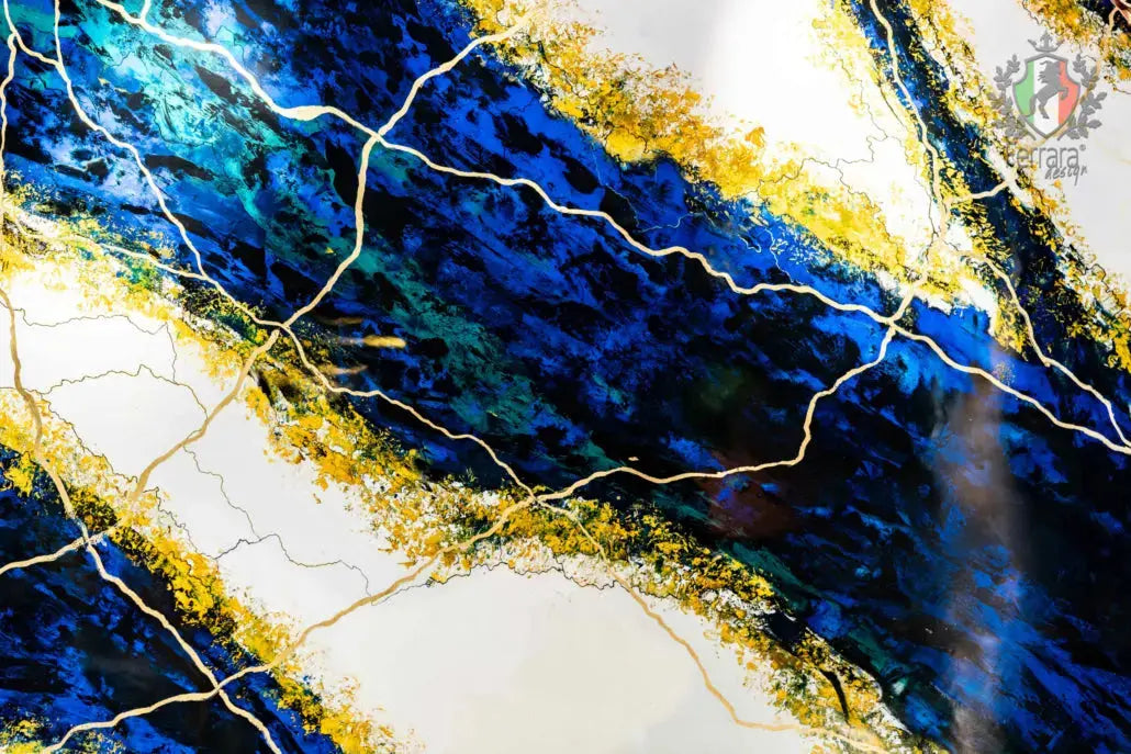 Venetian stucco wall with high-gloss finish