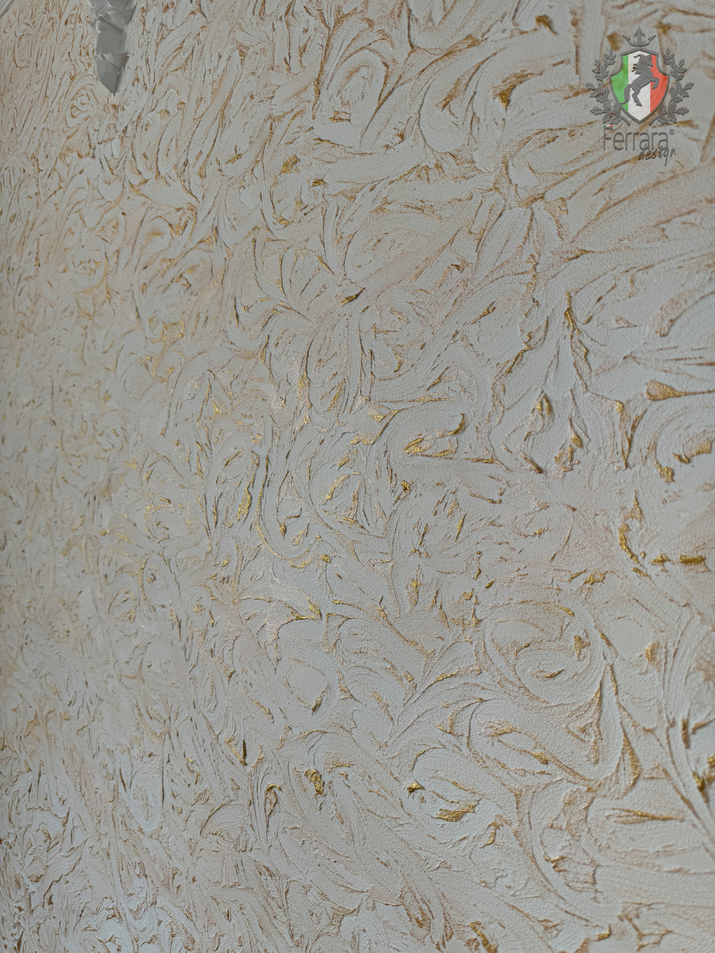 Aurora – The Golden Glow of Elegance