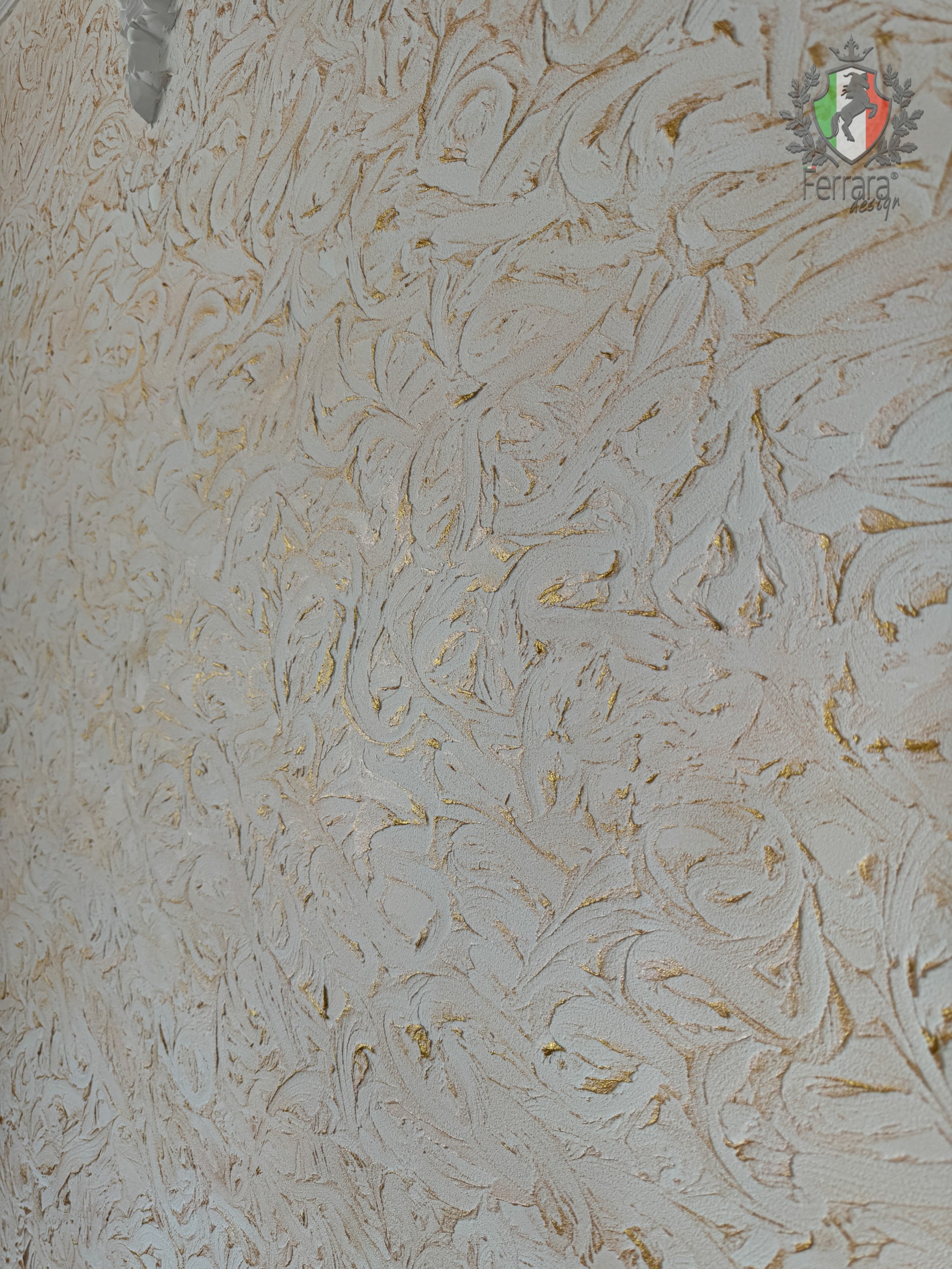 Aurora – The Golden Glow of Elegance